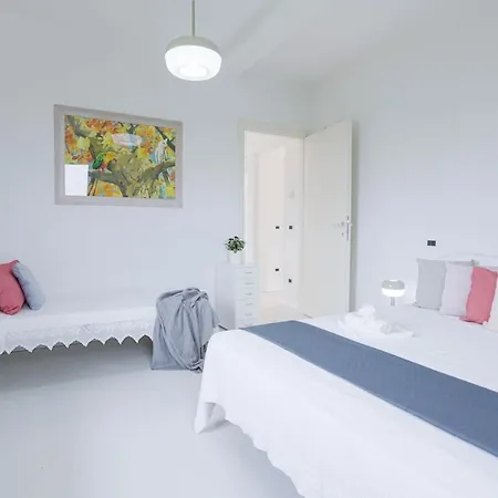 Artistica Con Piscina E Giardino Apartman