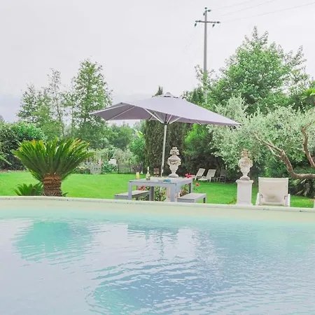 Διαμέρισμα Artistica Con Piscina E Giardino *