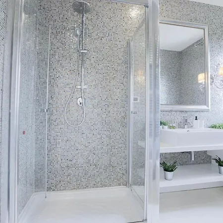 Apartman Artistica Con Piscina E Giardino