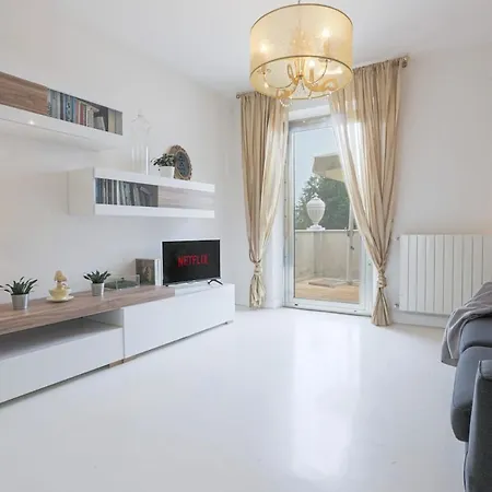 Apartman Artistica Con Piscina E Giardino