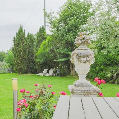 Daire Artistica Con Piscina E Giardino Gherardi